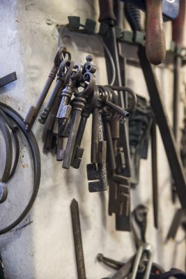 Handwerk in Salzburg: In der Schlosserei Wieber entstehen kunstvolle Schlossererzeugnisse.