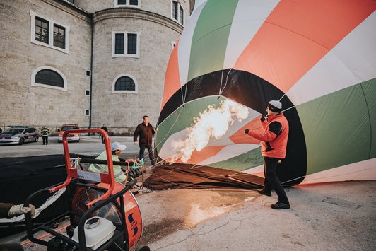 Internationales Ballonmeeting Salzburg 2019: Probestart am Kapitelplatz im Jänner | © Niko Zuparic