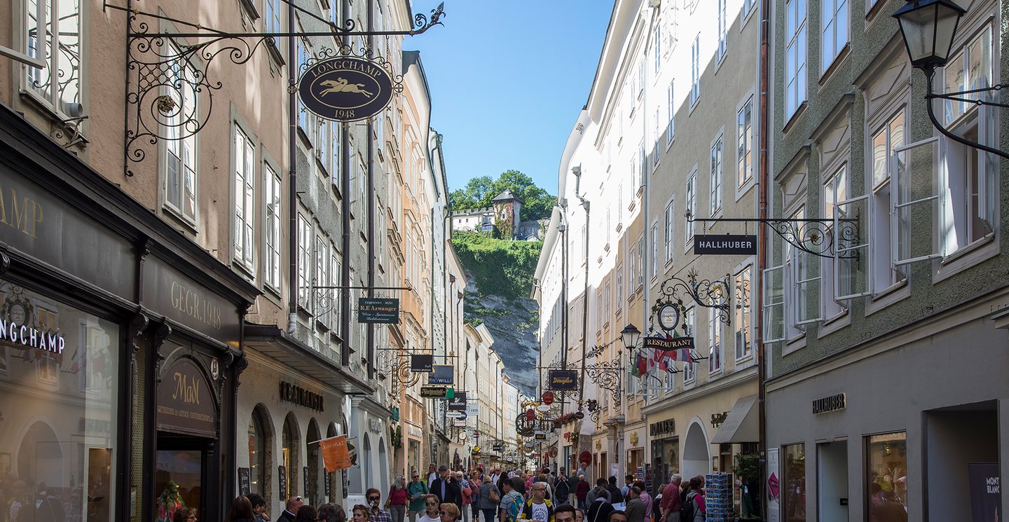 Shopping in Salzburg (Foto Andreas Kolarik)