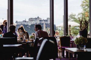 Kulinarischer Genuss im m32 über den Dächern der Altstadt (Foto Patrick Langwallner)