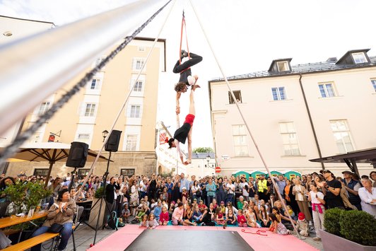 Die Salzburger Zirkusschule MOTA begeisterte das Publikum | © Erika Mayer
